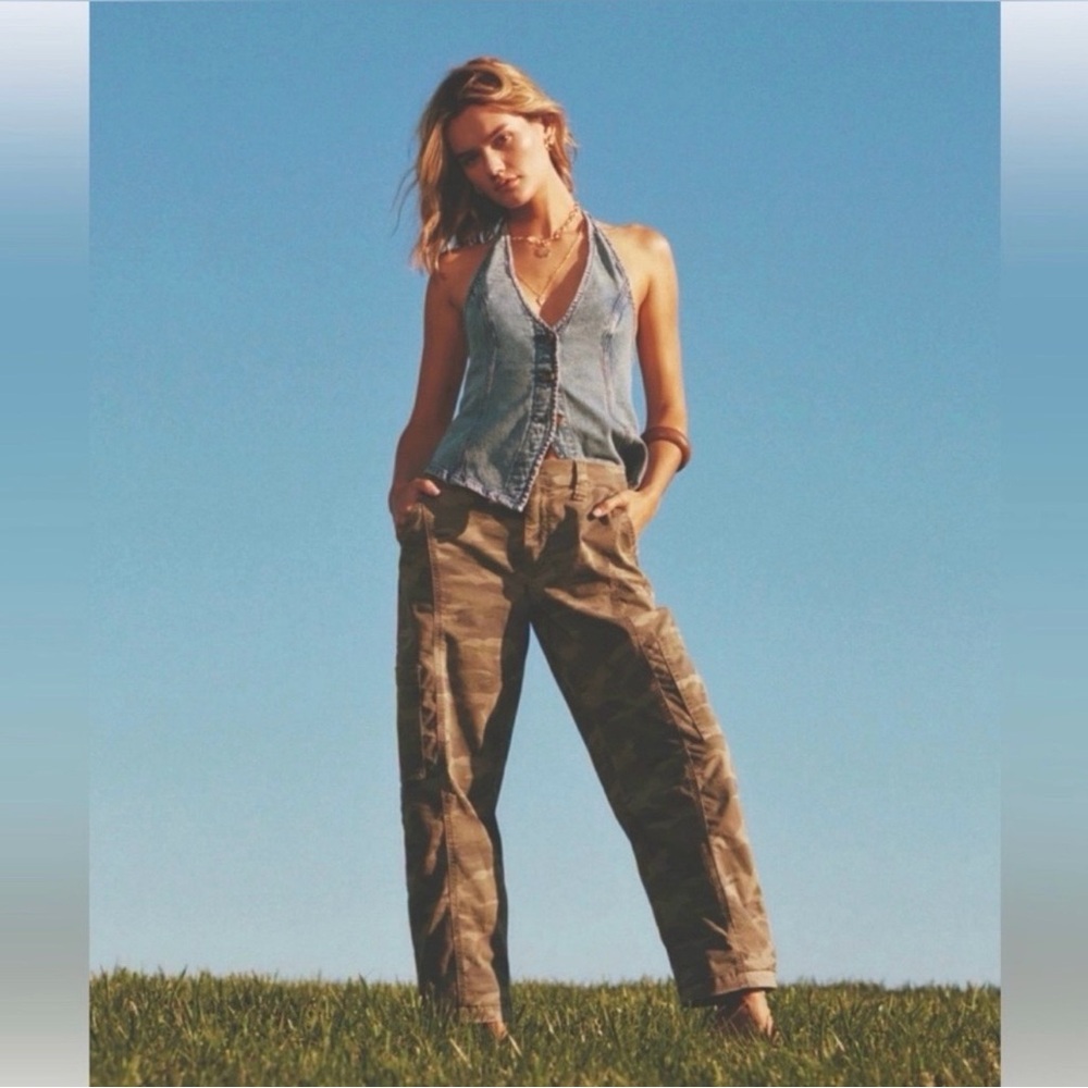 American Eagle Outfitters Camo Cargo Pants in Olive & Tan